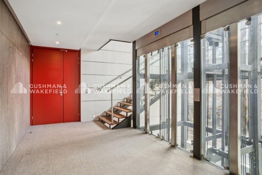 12 Rue De La Navigation, Lyon for lease - Building Photo - Image 2 of 14