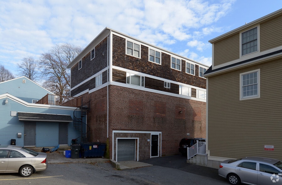 495 Hope St, Bristol, RI for lease - Building Photo - Image 2 of 12