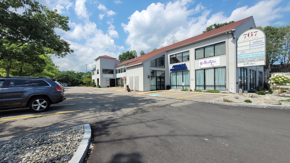 767 Islington St, Portsmouth, NH for lease - Building Photo - Image 1 of 7