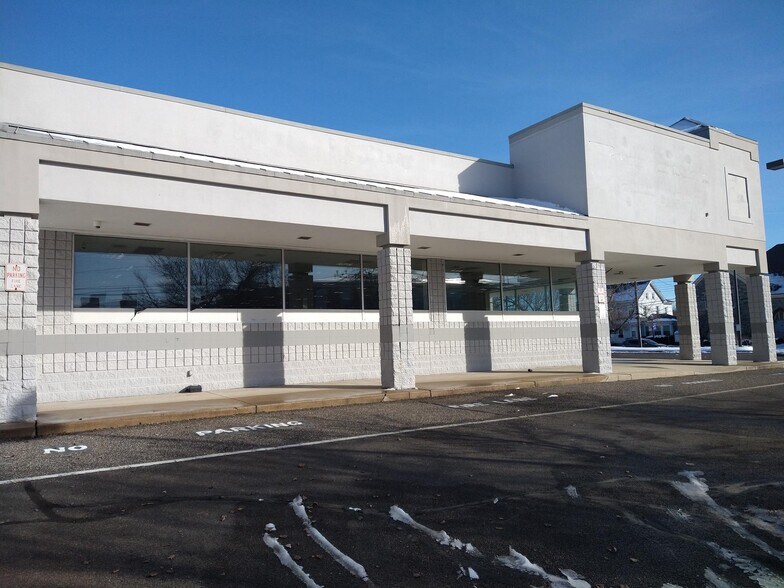 1 E Broad St, Paulsboro, NJ 08066 Freestanding Rite Aid on 1.23 AC