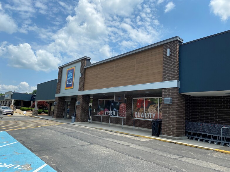 1768-1794 Golden Mile Hwy, Monroeville, PA for lease - Building Photo - Image 2 of 5