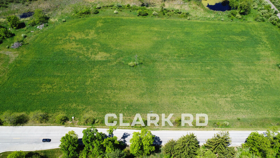 2255 Clark Rd, Hartland, MI for sale - Building Photo - Image 3 of 6