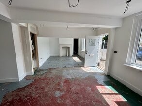 Reading Rd, Reading for lease Interior Photo- Image 2 of 2