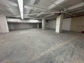256 W 38th St, New York, NY for lease Interior Photo- Image 2 of 5