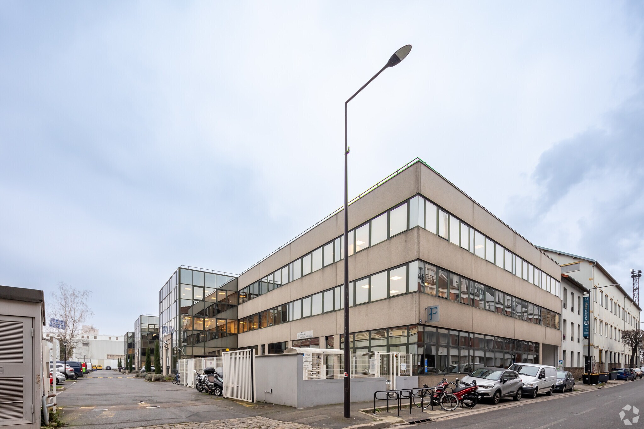 94-96 Rue Victor Hugo, Ivry-sur-Seine for lease Primary Photo- Image 1 of 3