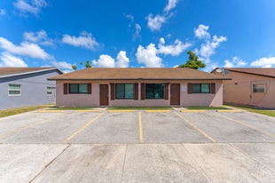 1481 NW 22nd St, Fort Lauderdale FL - Fourplex or Quadplex