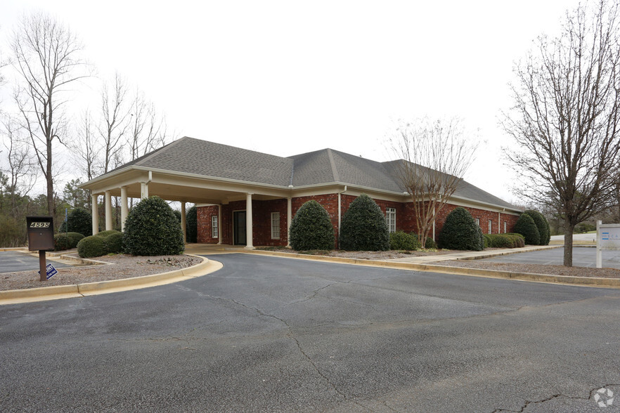 4595 Winder Hwy, Flowery Branch, GA for sale - Primary Photo - Image 1 of 1