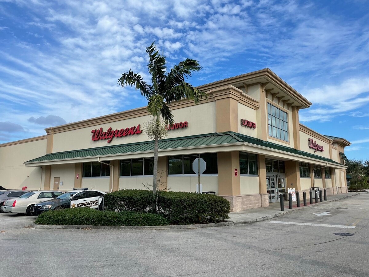 1041 E Hillsboro Blvd, Deerfield Beach, FL 33441