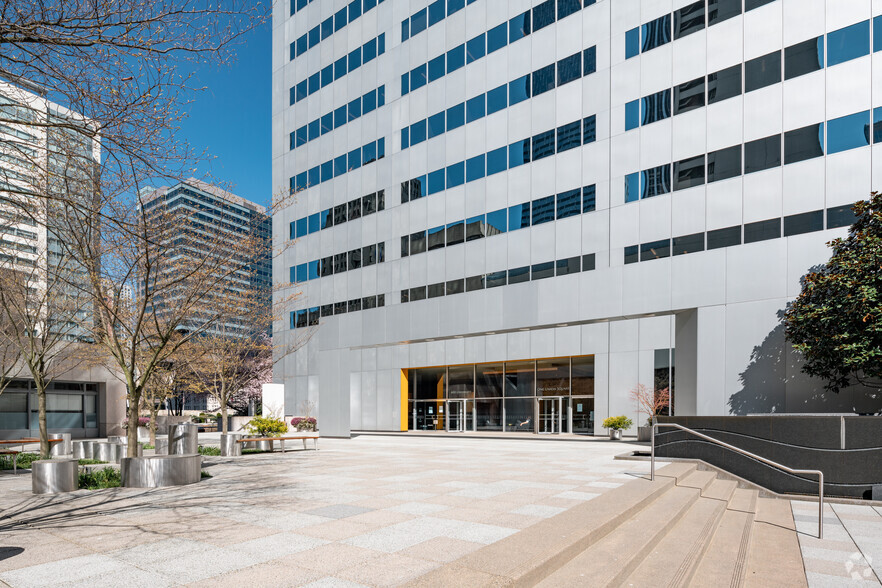 600 University St, Seattle, WA for lease - Building Photo - Image 1 of 1