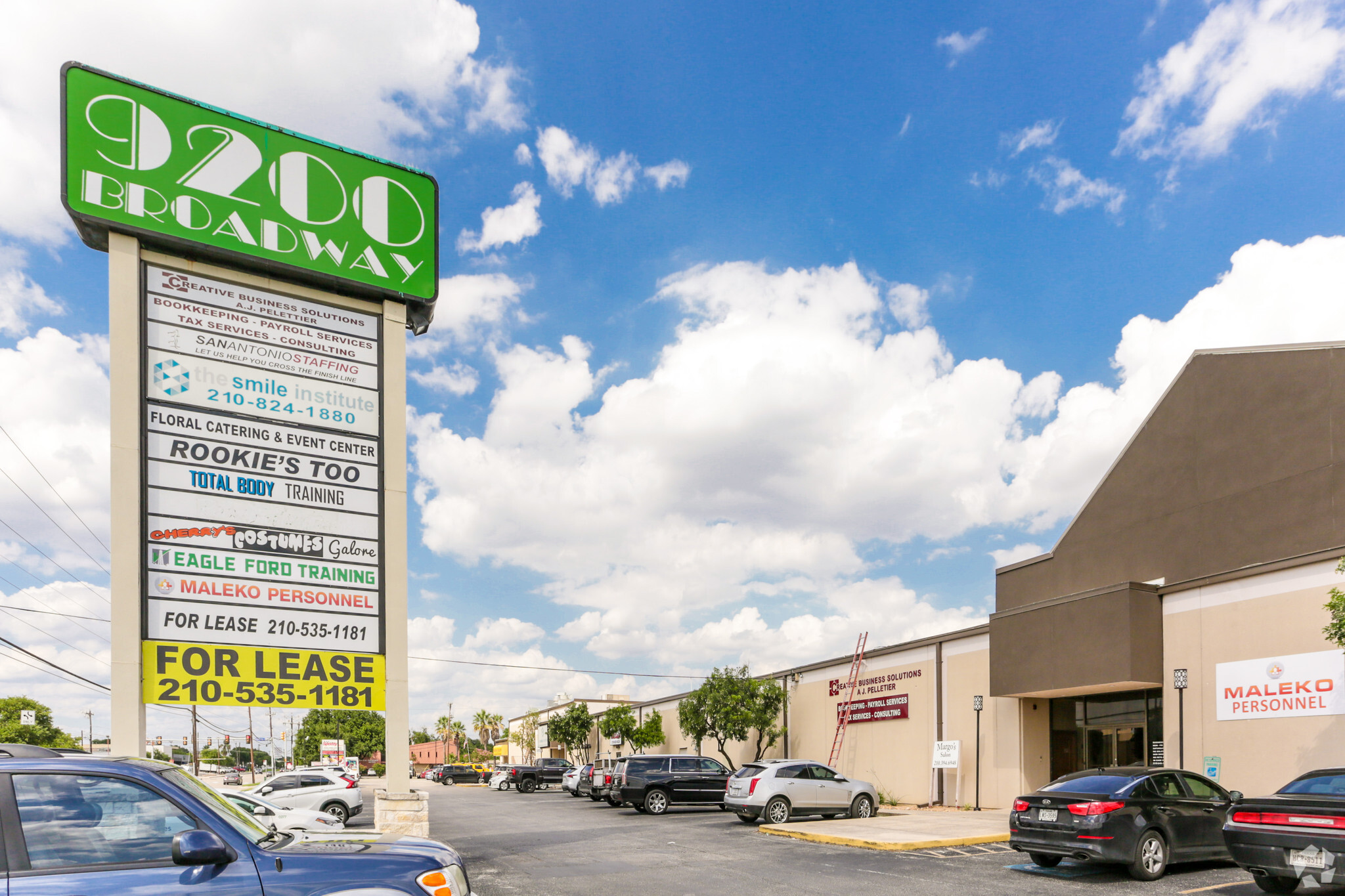 9200 Broadway St, San Antonio, TX for lease Building Photo- Image 1 of 17