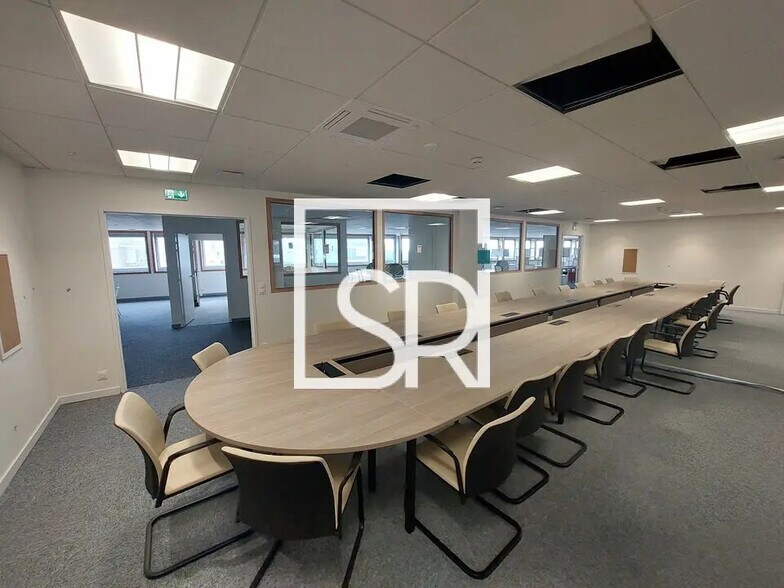 Office in Clermont-Ferrand for lease - Interior Photo - Image 3 of 12