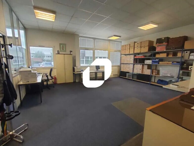 Office in Bièvres for lease - Interior Photo - Image 3 of 9