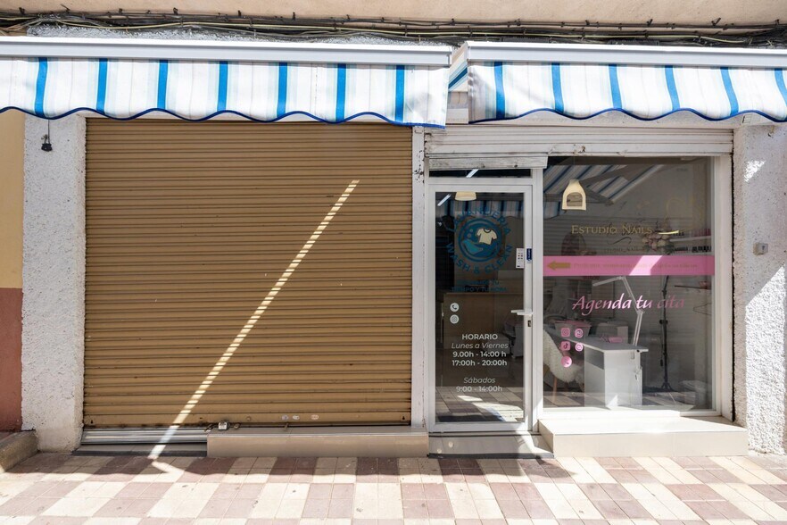 Retail in Granada for sale - Building Photo - Image 2 of 27