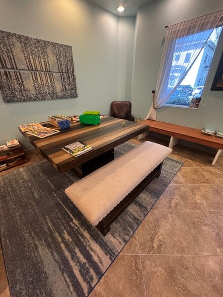 5500 Bryson Dr, Naples, FL for lease - Interior Photo - Image 1 of 7
