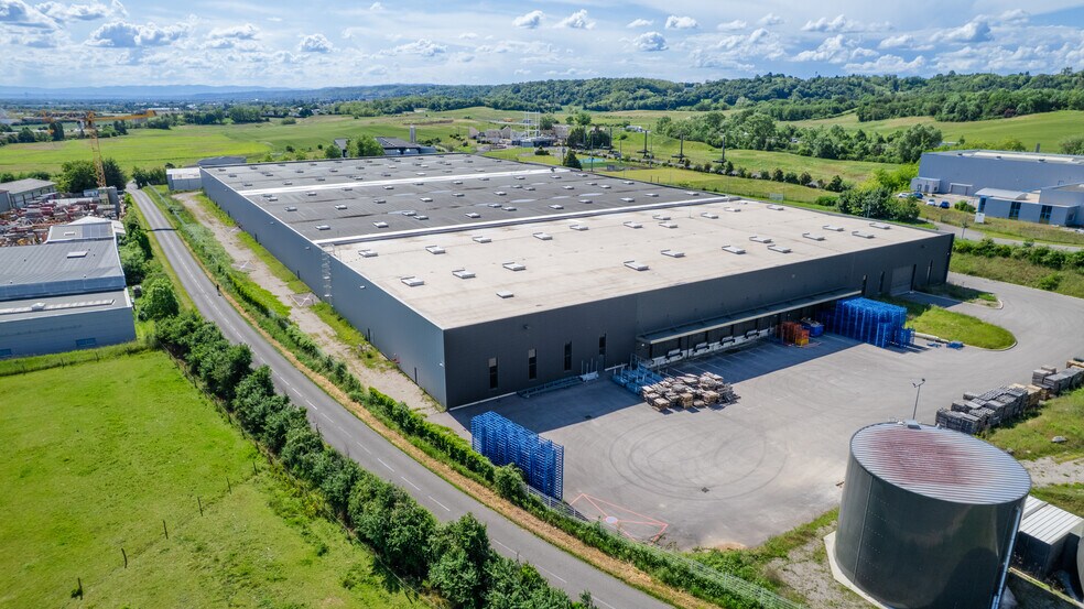 266 Impasse Des Vignes, Bressolles for lease - Building Photo - Image 3 of 12