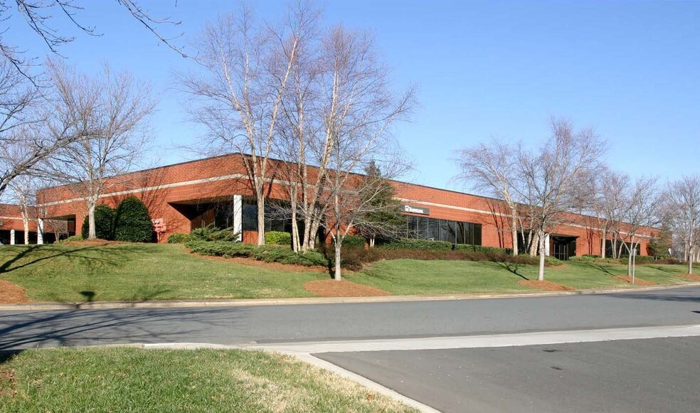 4420 Taggart Creek Rd, Charlotte, NC for lease - Building Photo - Image 1 of 7