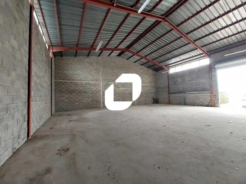 Flex in Vendargues for lease - Building Photo - Image 1 of 14