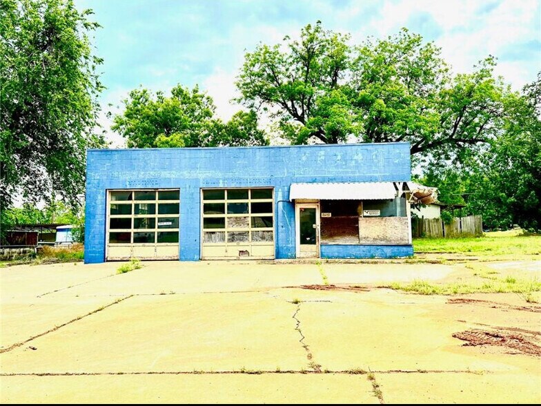 301 Rush Avenue, Rush Springs, OK 73082 Retail for Sale