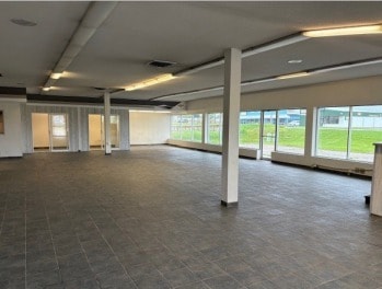 1418 1st St S, Willmar, MN for sale - Interior Photo - Image 3 of 9