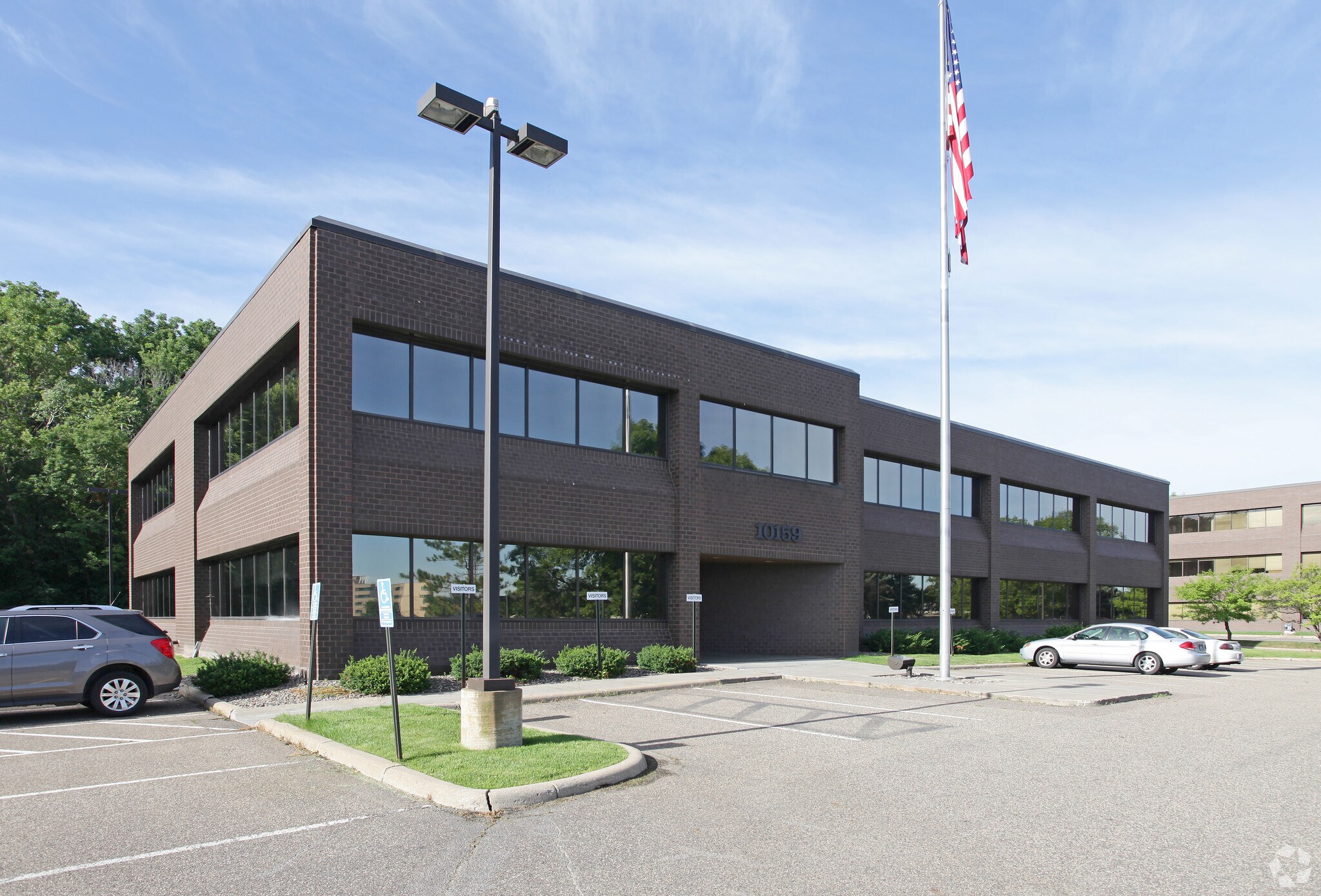 10159 Wayzata Blvd S, Hopkins, MN for sale Primary Photo- Image 1 of 1