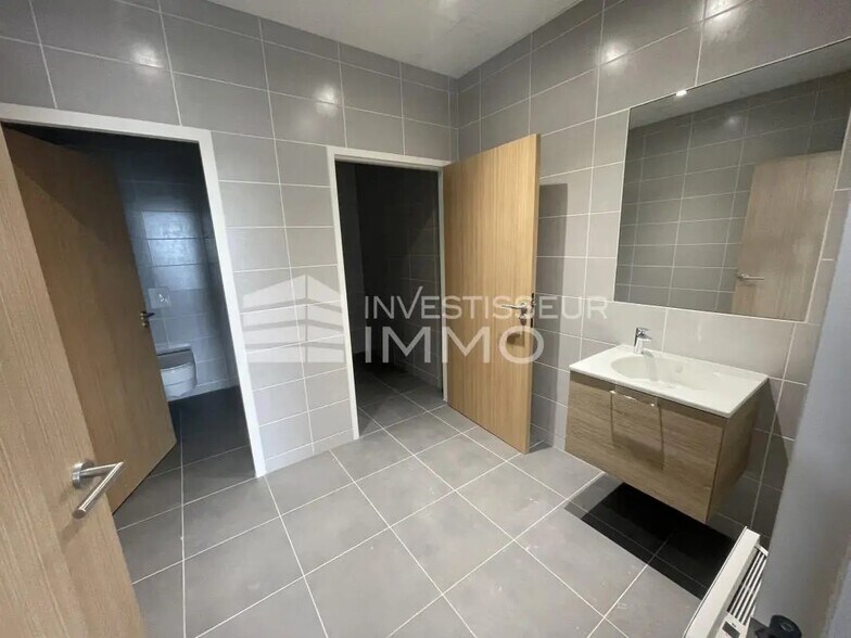 Flex in Saint-Étienne-de-Saint-Geoirs for lease - Interior Photo - Image 3 of 4