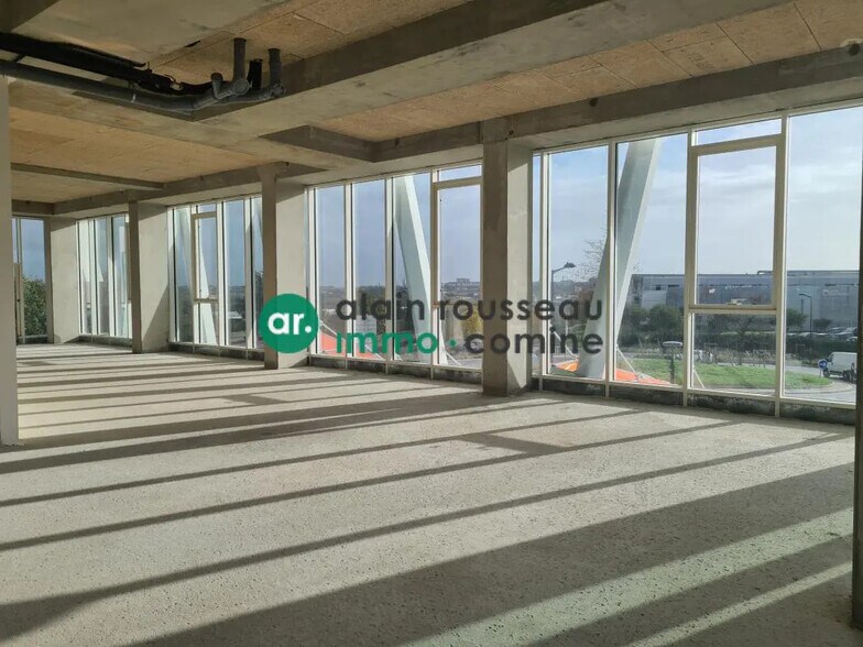 Office in Angers for sale - Building Photo - Image 1 of 3