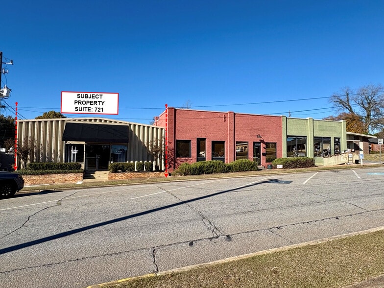 721 Carroll St, Perry, GA for lease - Primary Photo - Image 1 of 3