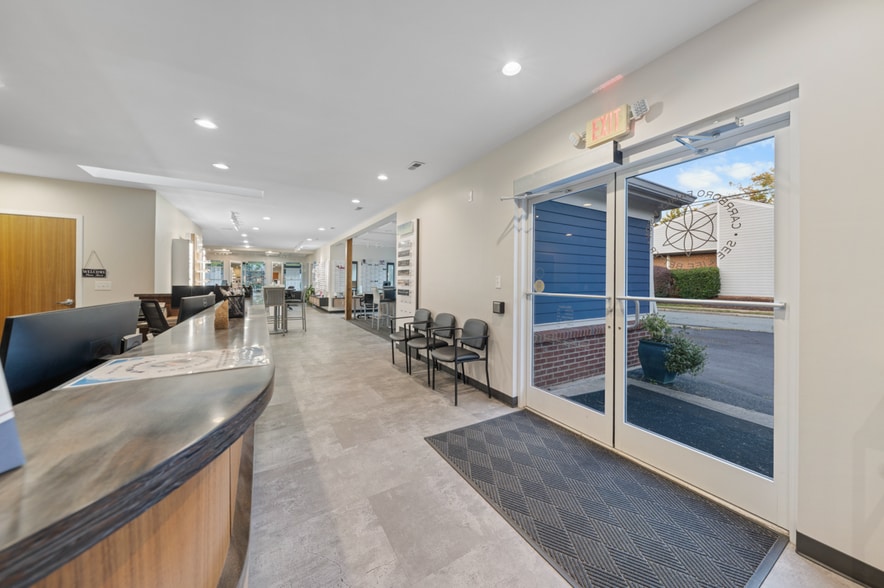 200 W Weaver St, Carrboro, NC for sale - Interior Photo - Image 3 of 16