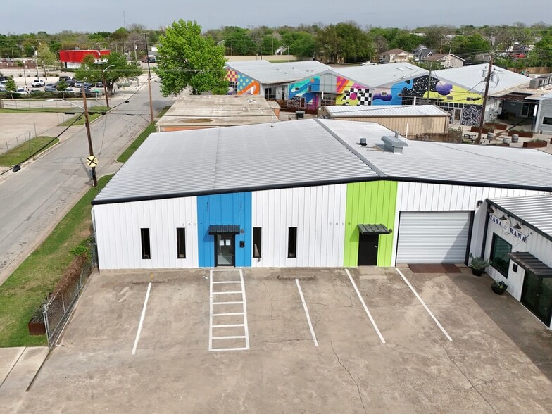 1917 W Bowie St, Fort Worth, TX for lease - Building Photo - Image 1 of 8