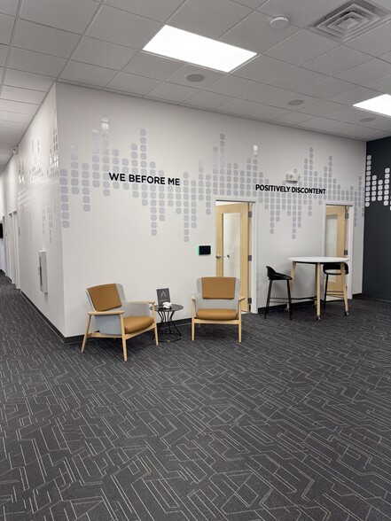 200 Paper Pl, Mosinee, WI for lease - Interior Photo - Image 2 of 10