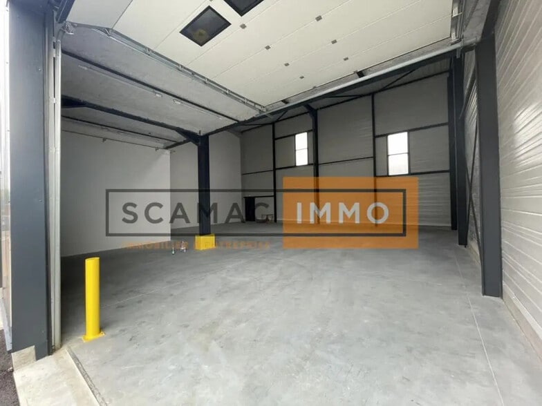 Flex in  for lease - Interior Photo - Image 2 of 5