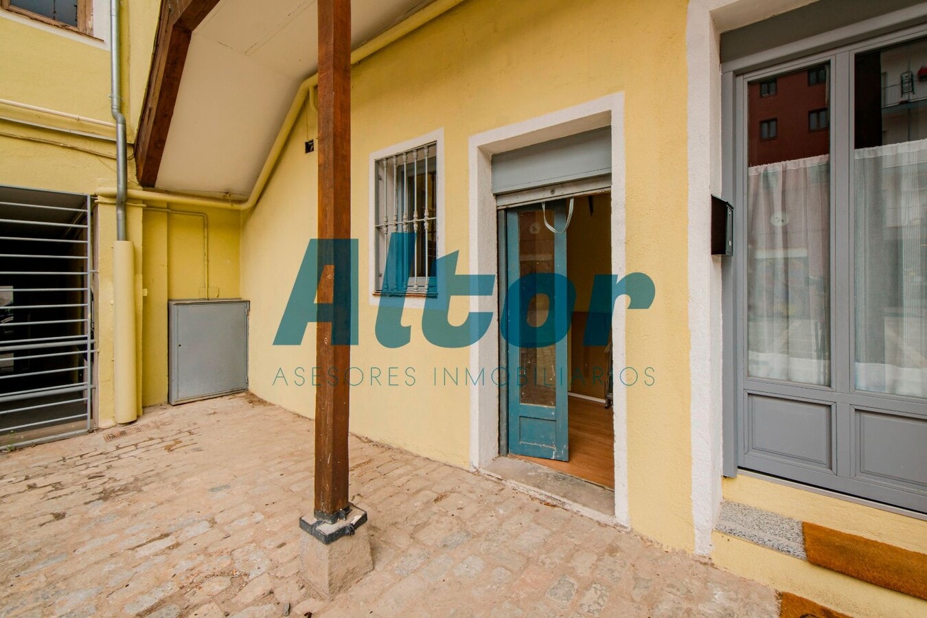 Madrid, MAD 28005 - Unit - - - Interior Photo - Image 1 of 11