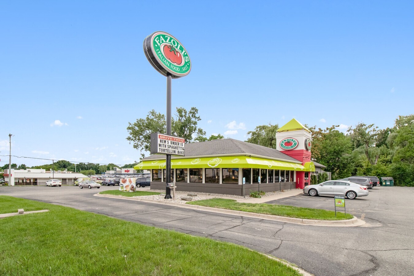 2521 Alpine Ave, Grand Rapids, MI 49544