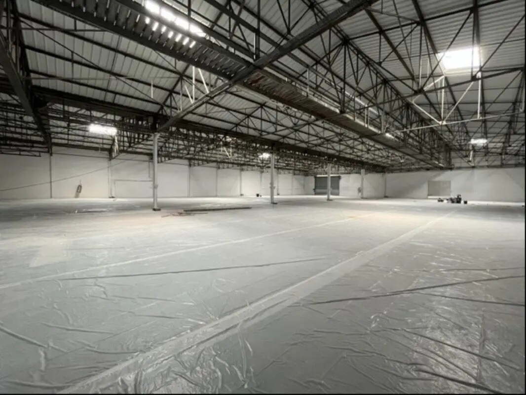 Industrial in Vitrolles for lease Interior Photo- Image 1 of 7