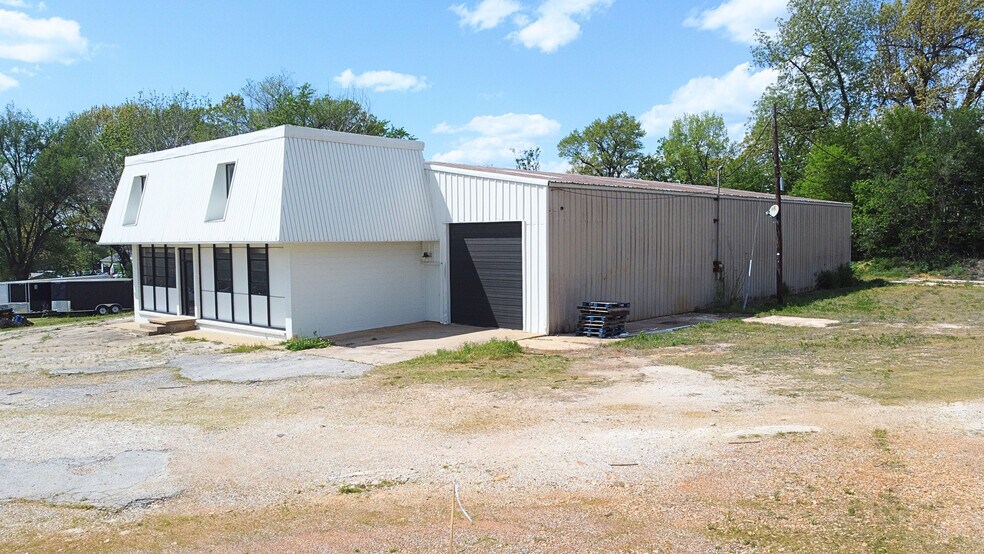 770 Reddish Ln, Springdale, AR 72764