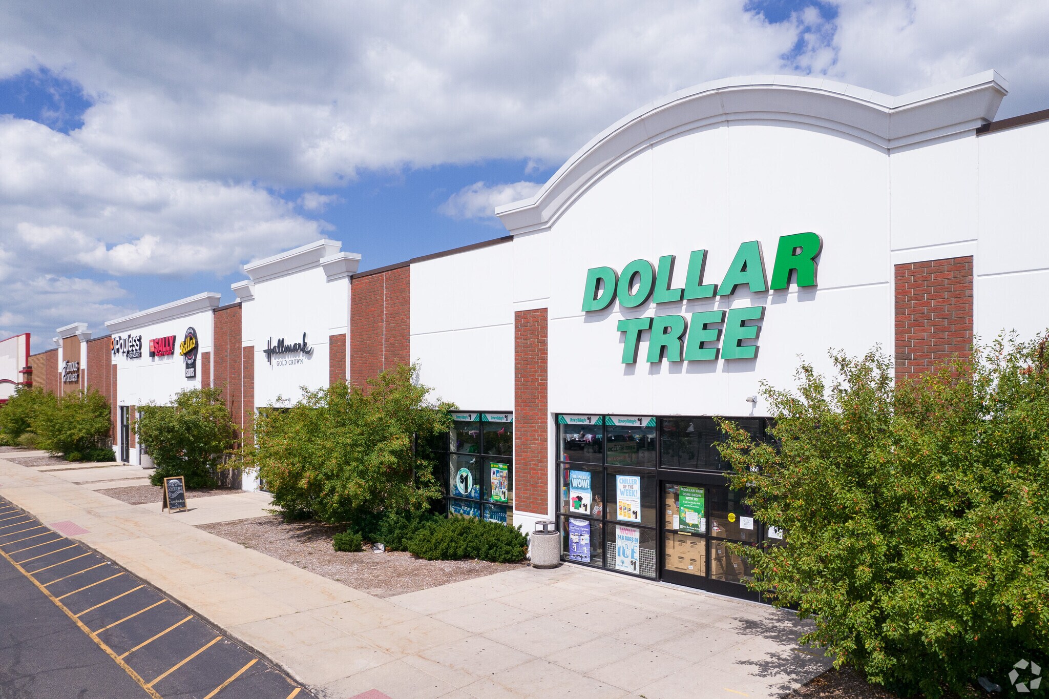 270-276 E Rollins Rd, Round Lake Beach, IL for sale Primary Photo- Image 1 of 1