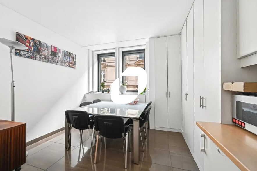 Office in Paris for lease - Building Photo - Image 3 of 10