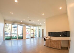 1586 E Stratford Ave, Salt Lake City, UT for lease Interior Photo- Image 2 of 3