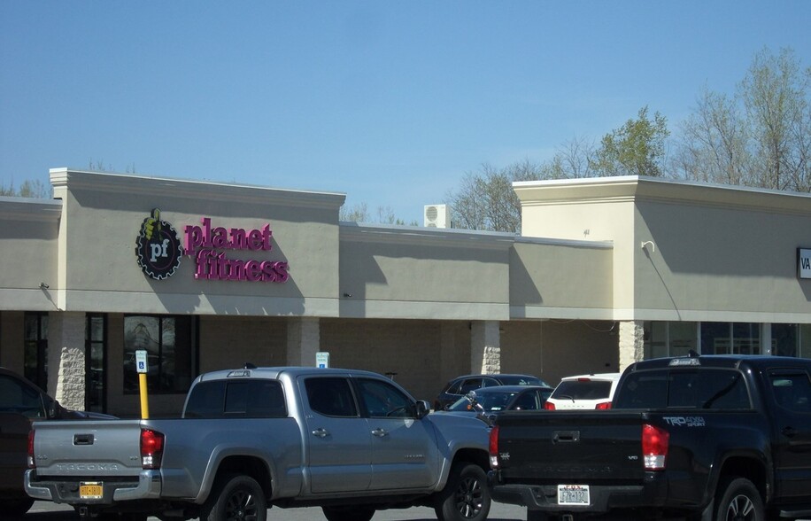 293 State Route 104, Oswego, NY for lease - Building Photo - Image 3 of 7