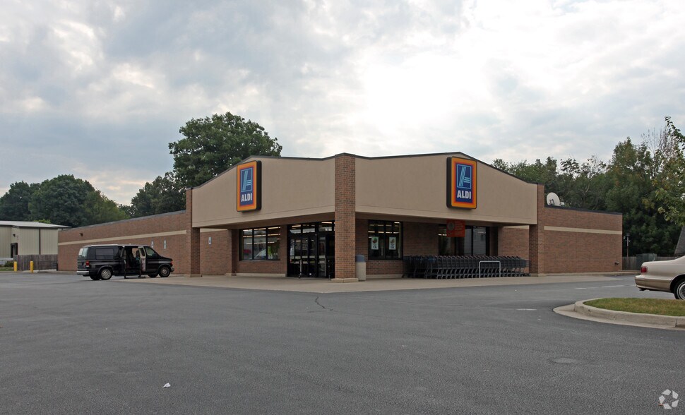 3802 Lima Rd, Fort Wayne, IN for sale - Primary Photo - Image 1 of 1