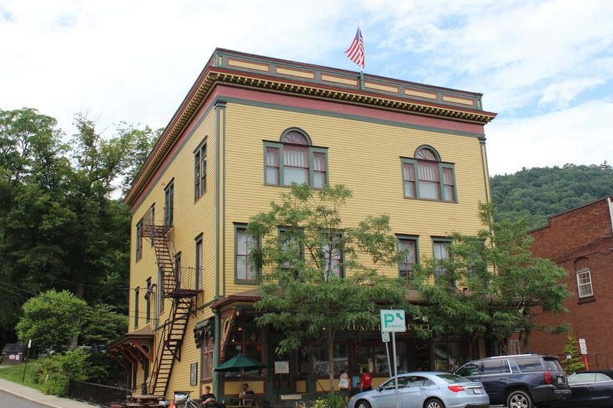 1-5 State St, Shelburne Falls, MA for sale - Building Photo - Image 1 of 1