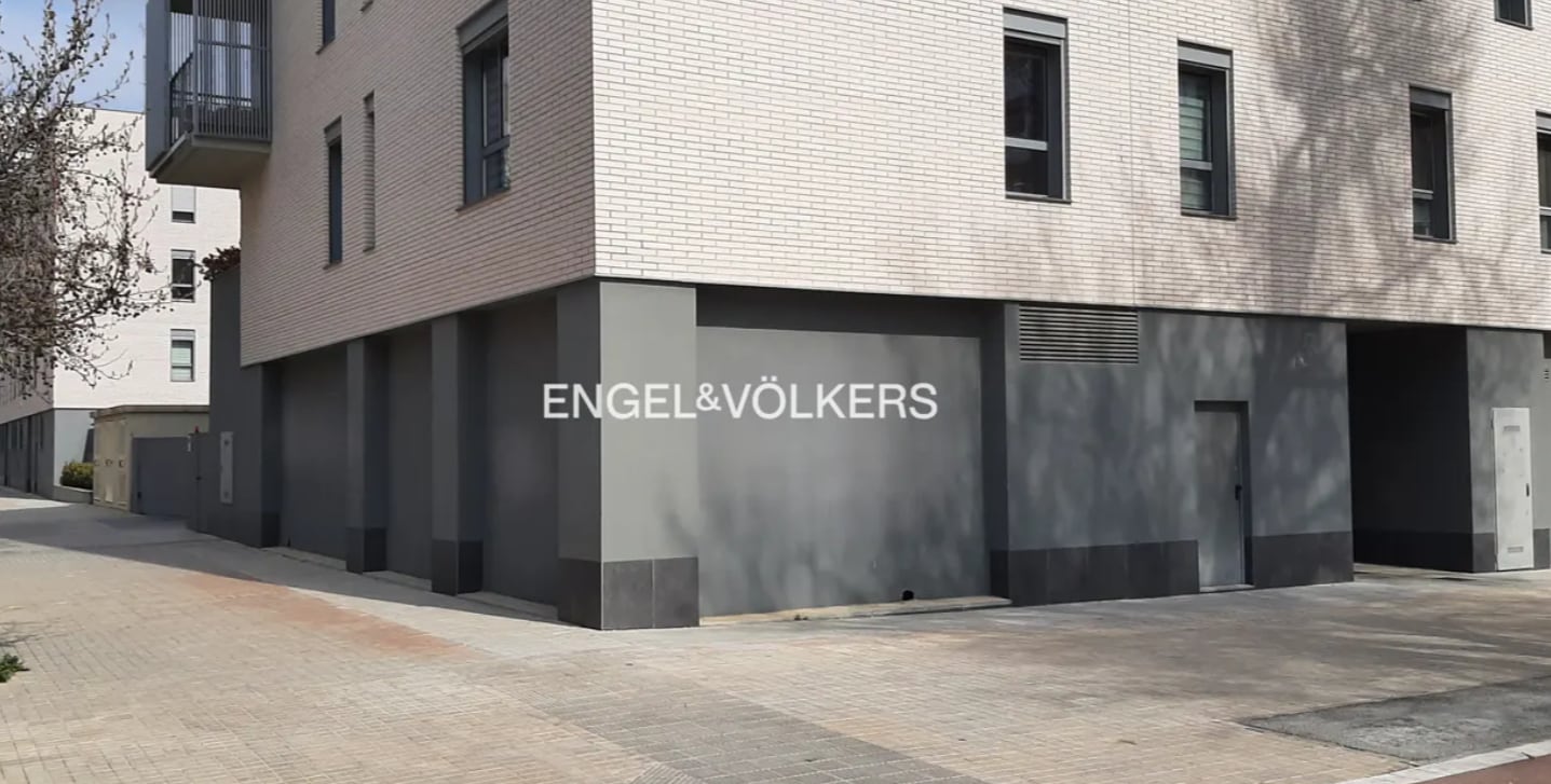 Retail in Barberà del Vallès, Barcelona for lease Interior Photo- Image 1 of 3