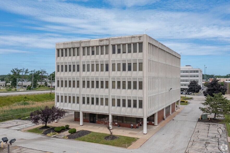 35350 Curtis Blvd, Eastlake, OH for lease - Building Photo - Image 1 of 44