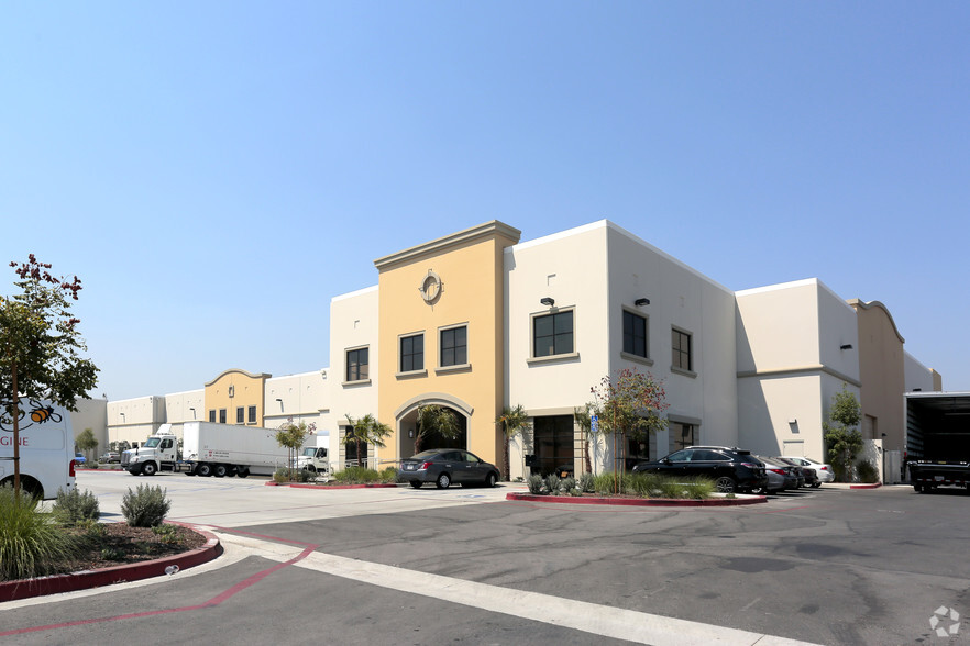 4910 Azusa Canyon Rd, Irwindale, CA for lease - Building Photo - Image 3 of 6