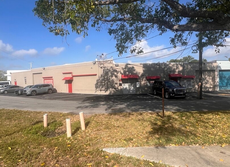 1109-1111 NE 7th Ave, Fort Lauderdale, FL for sale - Primary Photo - Image 2 of 12