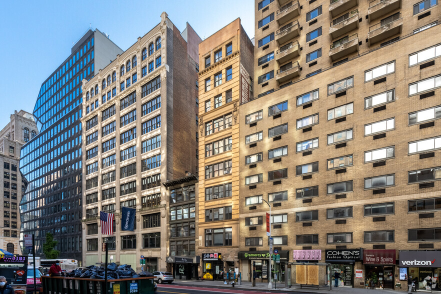 110 E 23rd St, New York, NY for lease - Building Photo - Image 2 of 20