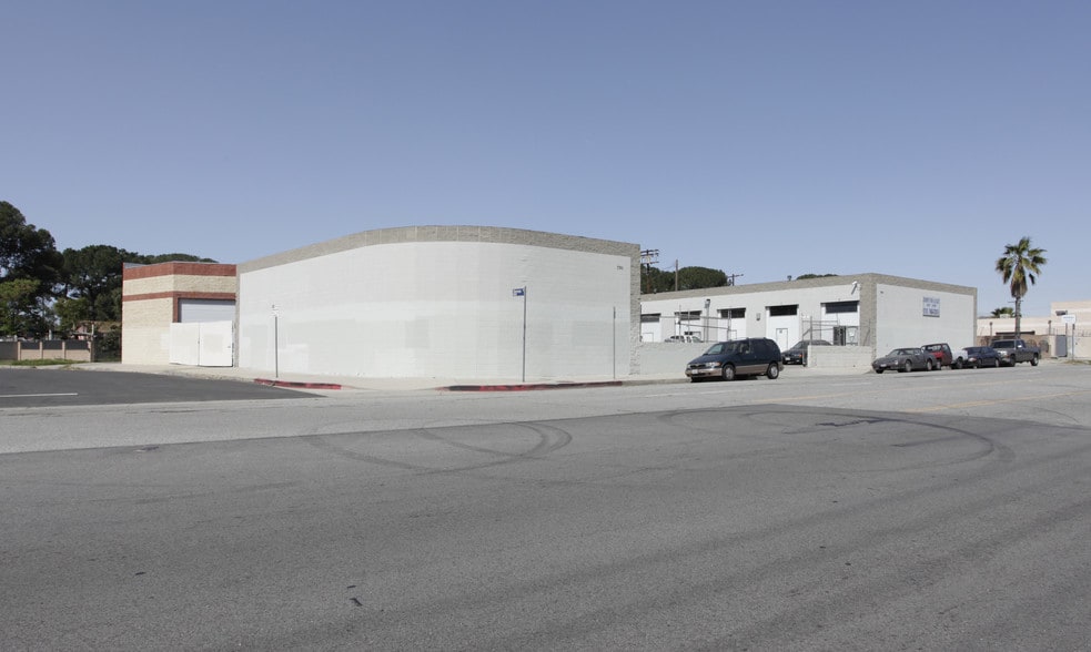 7309 Clybourn Ave, Sun Valley, CA for lease - Primary Photo - Image 1 of 2