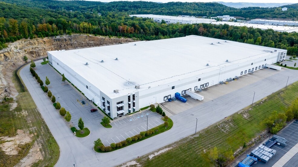 421 Park Loop Rd, Shepherdsville, KY for lease - Building Photo - Image 2 of 8