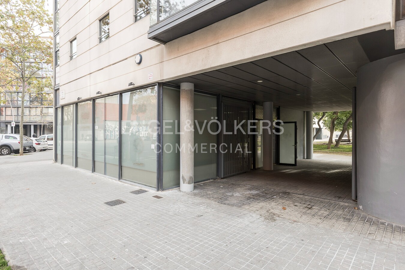 Barcelona, BAR 08005 - Unit Es 9 Pt 01 -  - Interior Photo - Image 1 of 16