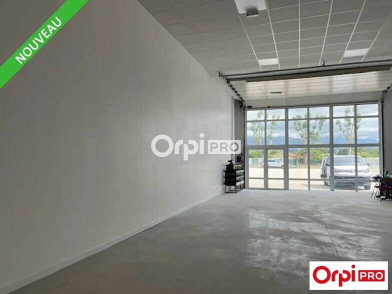 Flex in Romans-sur-Isère for lease - Interior Photo - Image 2 of 8